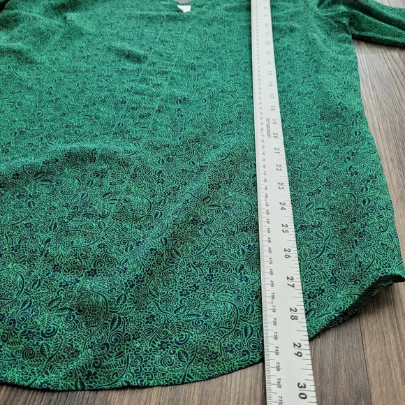 Cabi Women's V-neck Semi-sheer Blouse Top Size M Green Long Sleeve Career #5208 - Picture 7 of 8